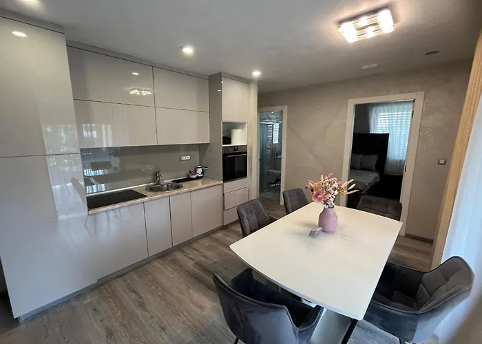 Moste 2 - Free Parking & Pool, Ev Station Appartamento *