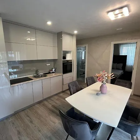 Moste 2 - Free Parking & Pool, Ev Station Apartament *